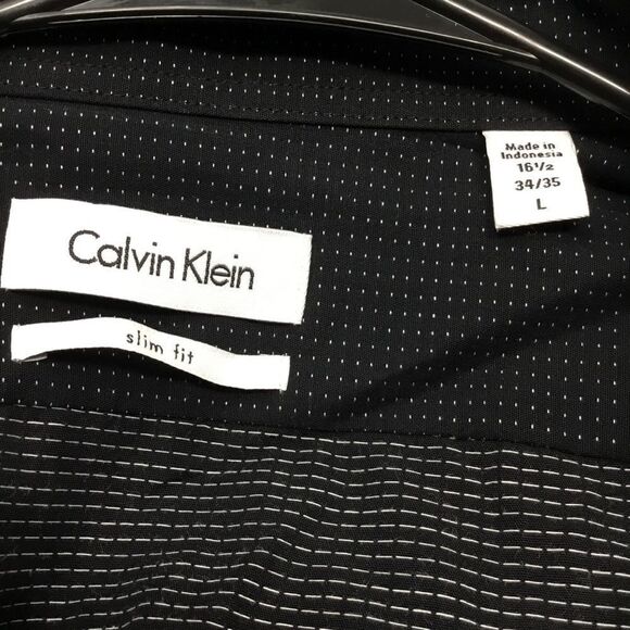 Calvin Klein Dotted Button Down (H5) - Picture 5 of 7